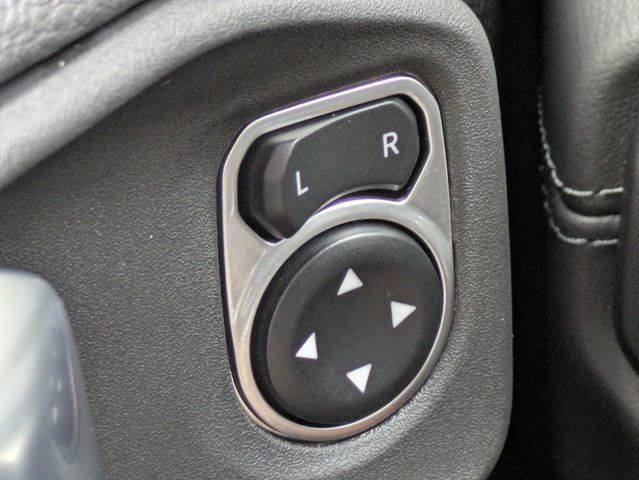 Certified 2026 Jeep Wrangler Unlimited Sahara AWD/4WD image 24