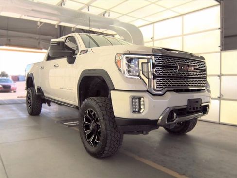 Used 2020 GMC Sierra 2500 Denali w/ Denali Ultimate Package AWD/4WD image 4
