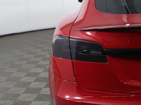 Used 2021 Tesla Model S Plaid image 16