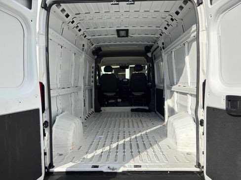 Used 2024 RAM ProMaster 2500 w/ Convenience Group FWD image 31
