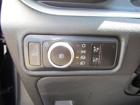 Used 2024 Ford Explorer XLT w/ Equipment Group 202A AWD/4WD image 19