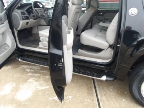 Used 2013 Chevrolet Avalanche LT w/ Suspension Package, Off-Road image 14