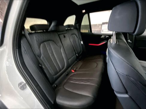 Used 2025 BMW X5 xDrive50e image 29