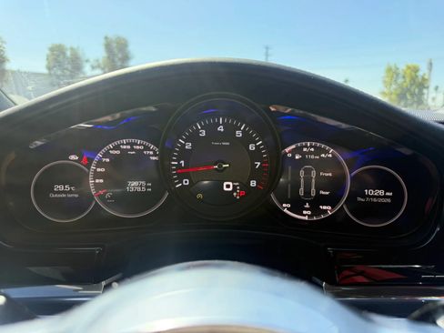 Used 2020 Porsche Panamera image 14