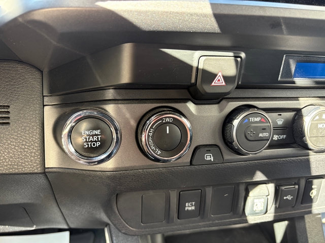 Used 2022 Toyota Tacoma TRD Sport AWD/4WD image 29