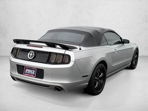 Used 2014 Ford Mustang Convertible RWD image 5