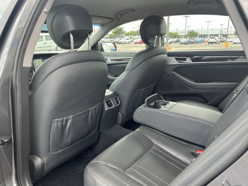 Used 2018 Genesis G80 3.8 AWD/4WD image 33