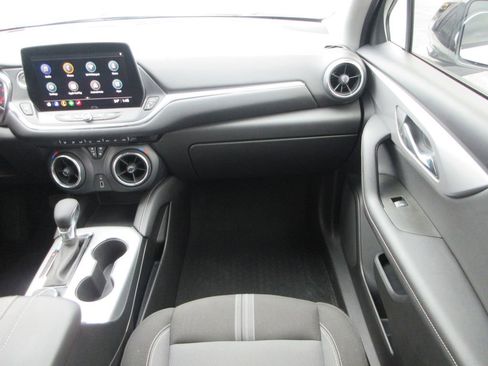 Used 2023 Chevrolet Blazer LT image 17