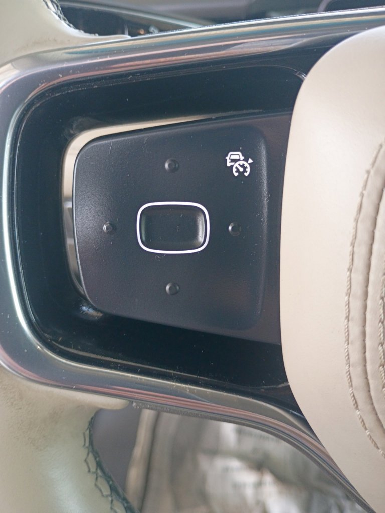 Used 2024 Lincoln Nautilus Premier w/ Equipment Group 102A AWD/4WD image 18