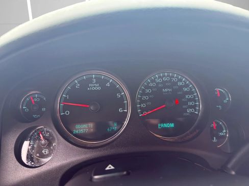 Used 2014 GMC Yukon XL SLT AWD/4WD image 12