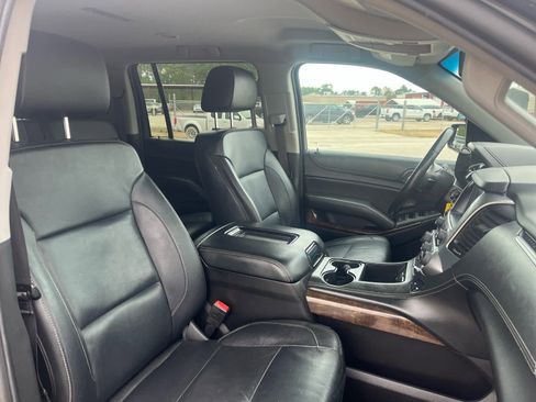 Used 2018 Chevrolet Suburban LT image 18