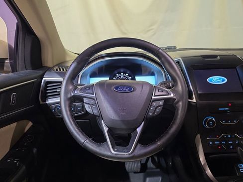 Used 2017 Ford Edge SEL w/ Equipment Group 201A FWD image 11