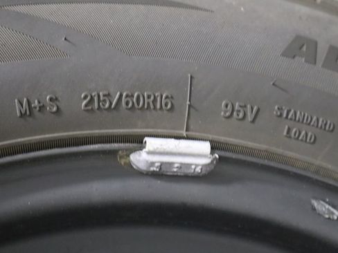 Used 2011 Toyota Camry LE FWD image 33