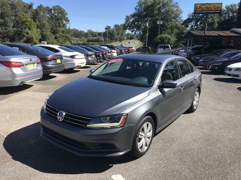 Used 2017 Volkswagen Jetta S image 1