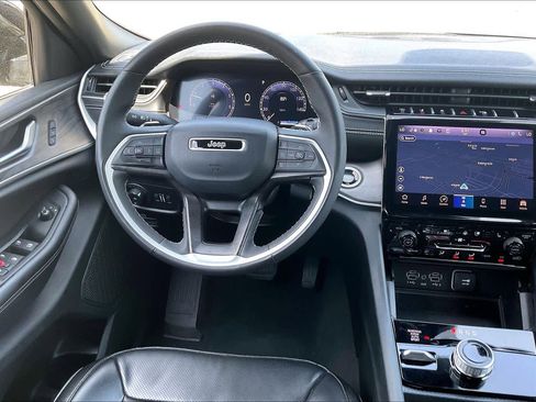 Used 2024 Jeep Grand Cherokee L Limited w/ Luxury Tech Group II AWD/4WD image 6
