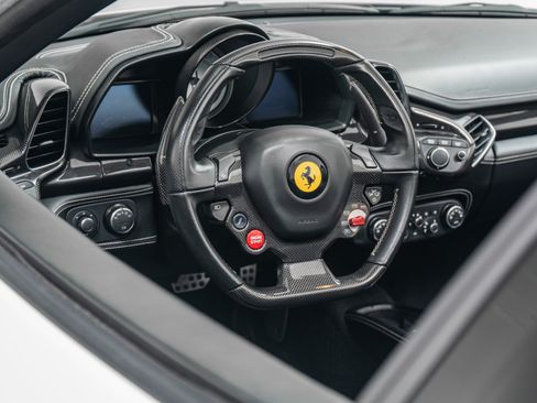 Used 2015 Ferrari 458 Spider RWD image 28