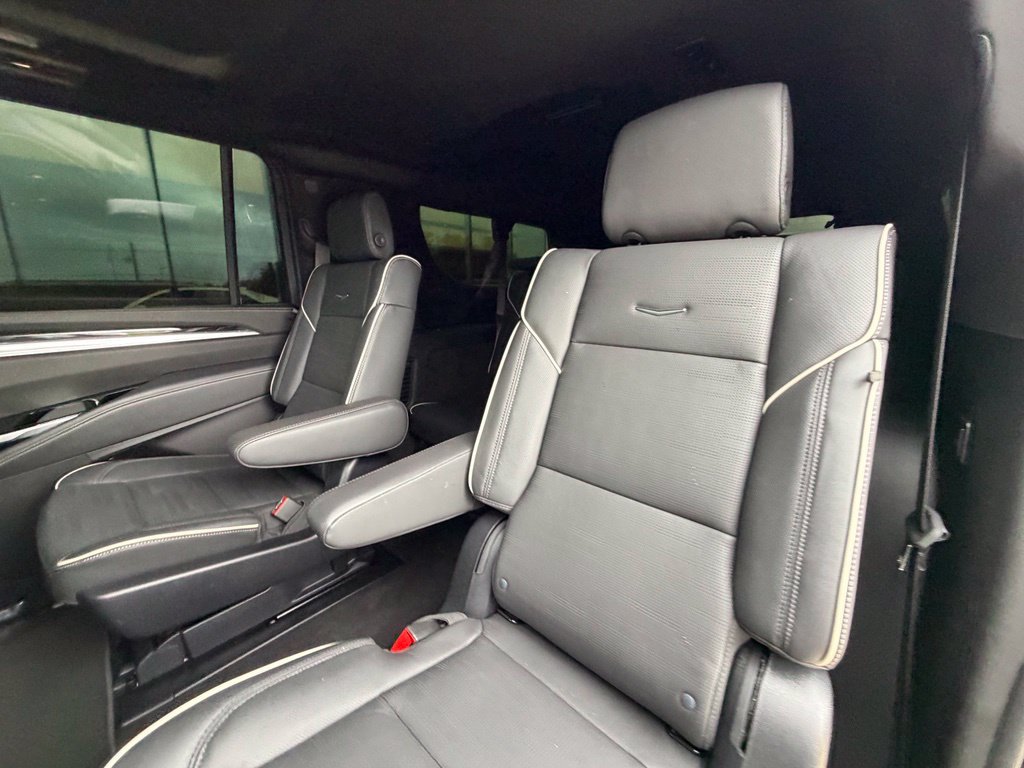 Used 2025 Cadillac Escalade ESV Sport w/ Touring Package AWD/4WD image 15