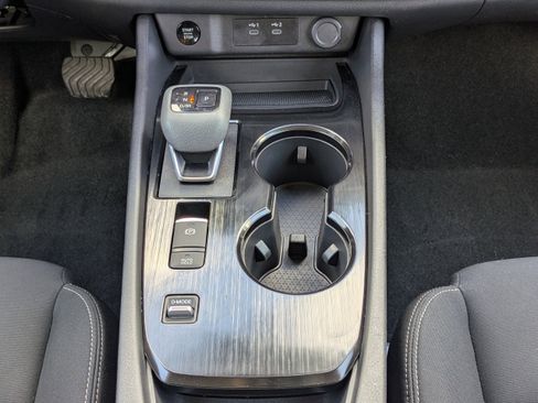 Used 2025 Nissan Rogue S image 20