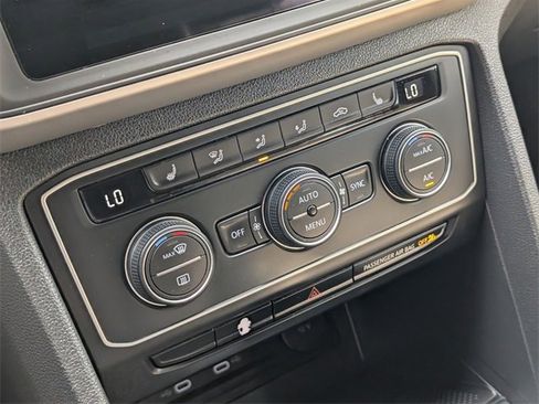 Used 2021 Volkswagen Atlas Cross Sport SE image 24