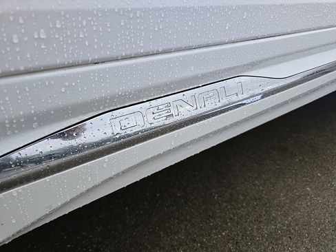 Used 2018 GMC Terrain Denali w/ Advanced Safety Package image 37