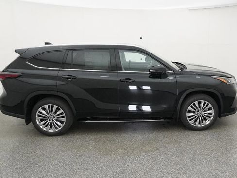 New 2026 Toyota Highlander Platinum image 46