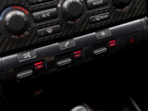 Used 2014 Nissan GT-R Black Edition image 25