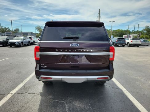 Used 2023 Ford Expedition XLT RWD image 5