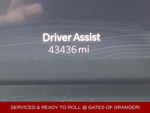 Used 2025 Jeep Grand Cherokee Altitude AWD/4WD image 5