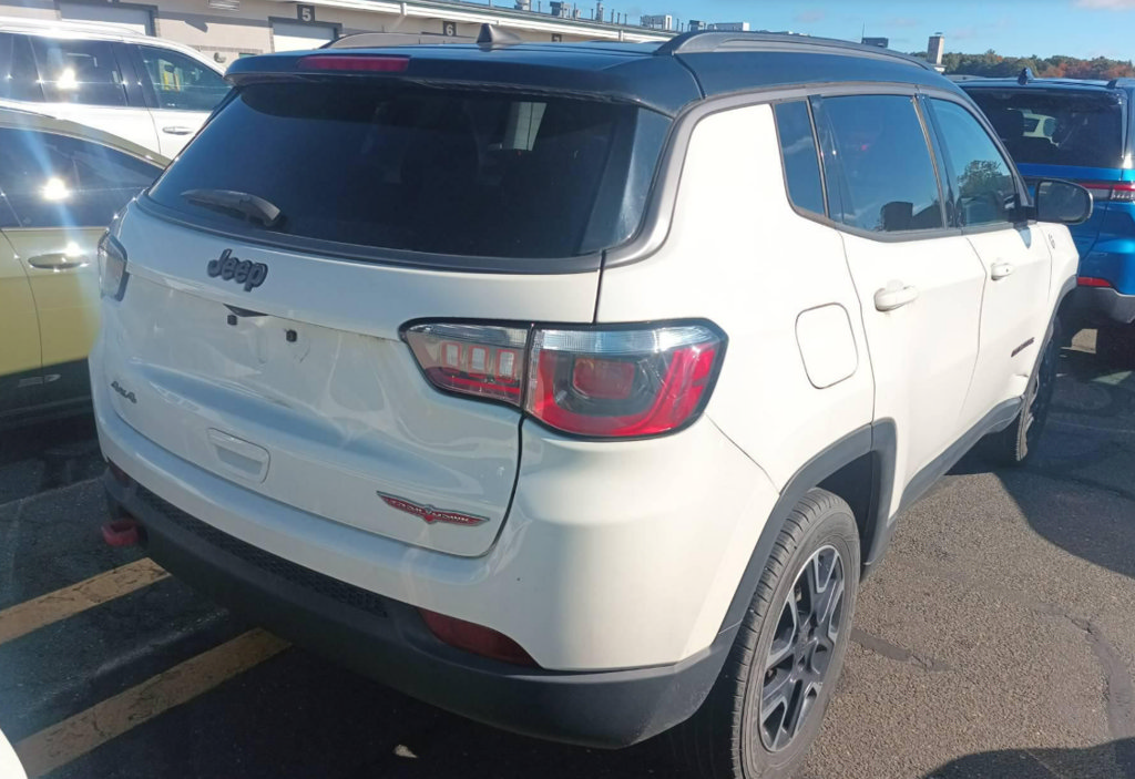 Used 2019 Jeep Compass Trailhawk AWD/4WD image 2