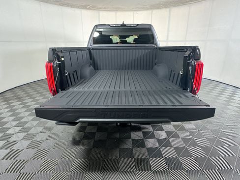 Used 2025 Toyota Tundra Limited AWD/4WD image 31