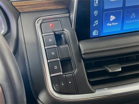 Used 2023 Chevrolet Suburban High Country image 23