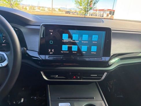 Certified 2024 Volkswagen Atlas Cross Sport SE image 20