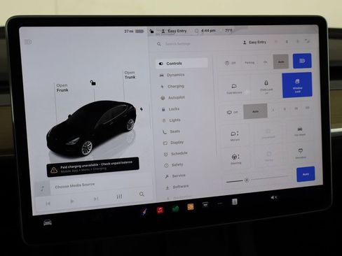 Used 2023 Tesla Model 3 Standard Range image 27