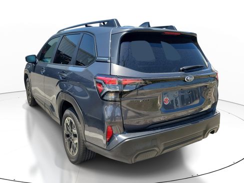 Used 2025 Subaru Forester Premium AWD/4WD image 4