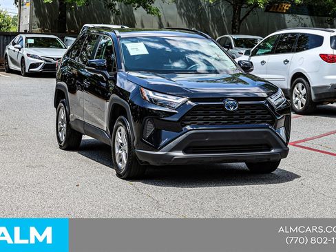 Used 2024 Toyota RAV4 LE AWD/4WD image 6