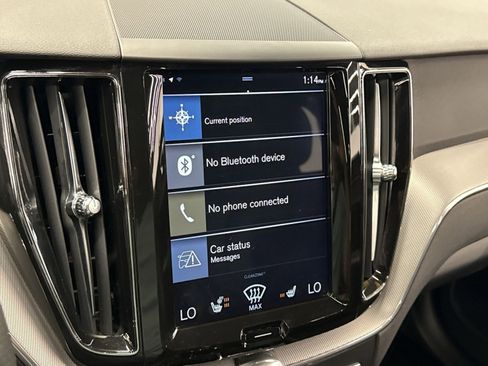 Used 2018 Volvo XC60 T5 R-Design w/ Convenience Package AWD/4WD image 19