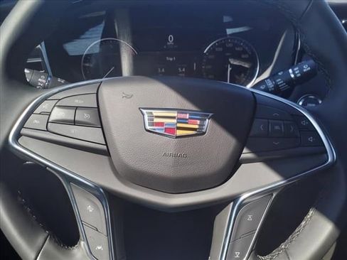 New 2025 Cadillac XT5 Luxury image 26