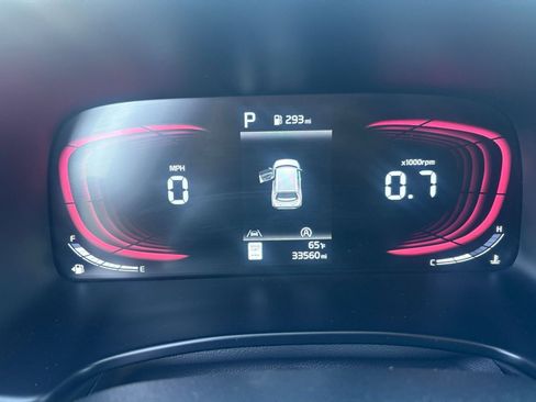 Used 2025 Kia Soul LX w/ LX Technology Package FWD image 38