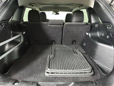 Used 2016 Jeep Cherokee Latitude w/ Cold Weather Group AWD/4WD image 27