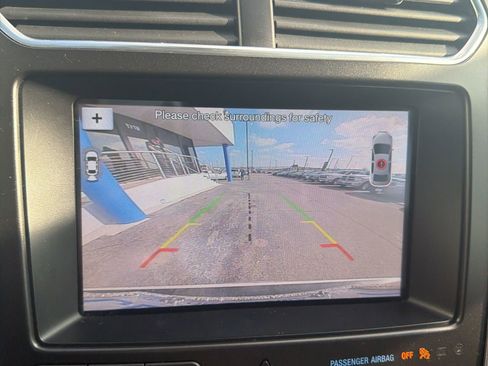 Used 2017 Ford Explorer Platinum image 10