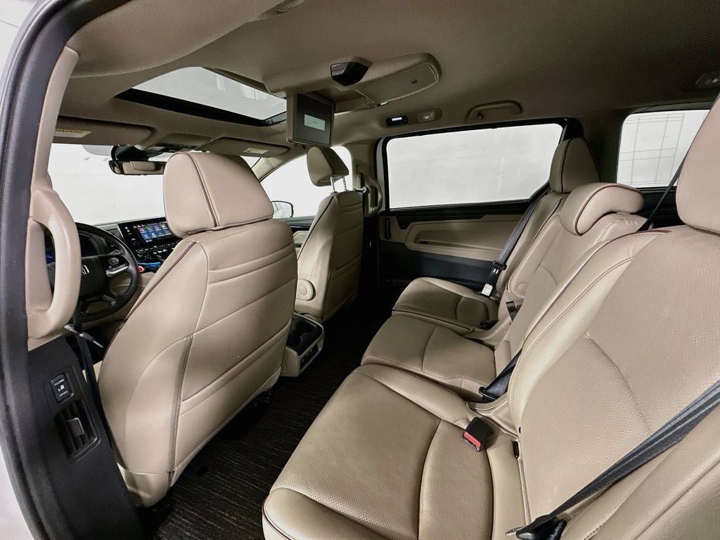 Used 2022 Honda Odyssey Elite image 4