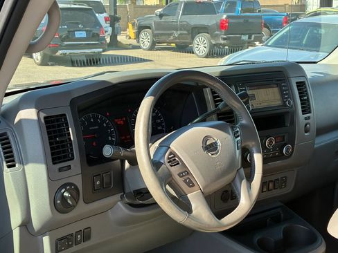 Used 2018 Nissan NV 3500 SL RWD image 17