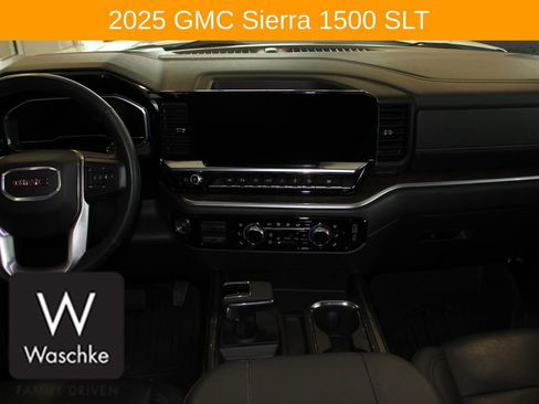 Used 2025 GMC Sierra 1500 SLT w/ SLT Premium Plus Package image 28