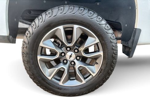 Certified 2019 Chevrolet Silverado 1500 RST AWD/4WD image 34