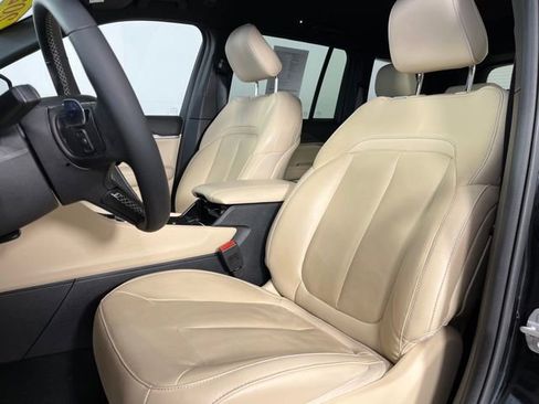 Used 2023 Jeep Grand Cherokee Limited image 14