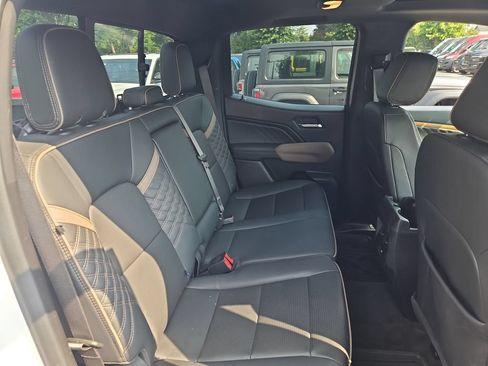Used 2023 GMC Canyon Denali AWD/4WD image 14