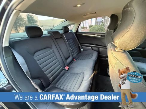 Used 2015 Ford Fusion SE FWD image 18