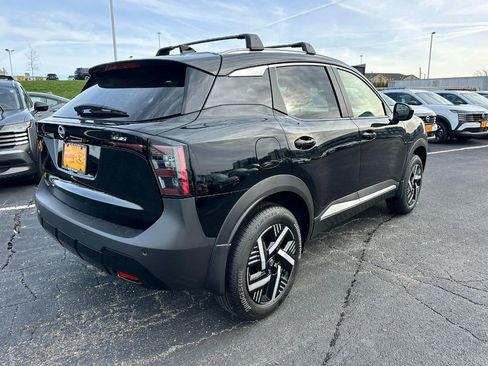 New 2026 Nissan Kicks SV image 3