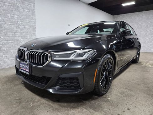 Used 2021 BMW 530e xDrive w/ M Sport Package image 5