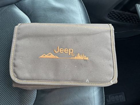 Used 2018 Jeep Compass Limited AWD/4WD image 35